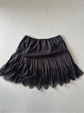 Black Lace Pleated Women’s slip Skirt